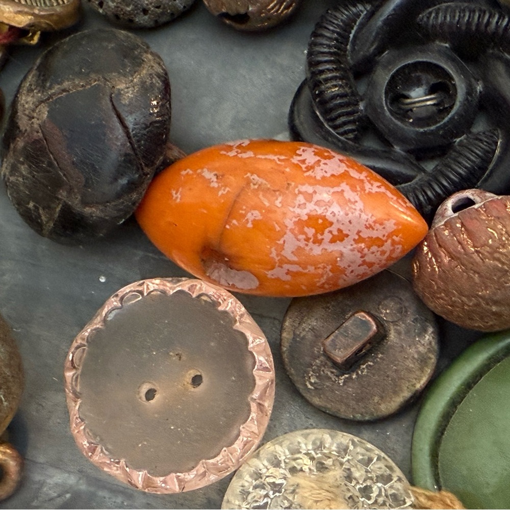 Vintage Button Collection - Picture 4 of 10